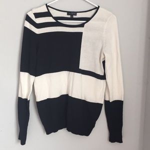 The Limited Abstract Black&White Pullover Sweater